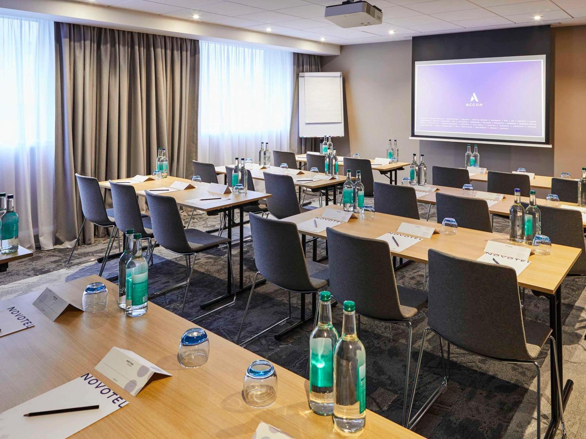 Novotel Birmingham Airport Terminal Building - Nec Bickenhill Bagian luar foto