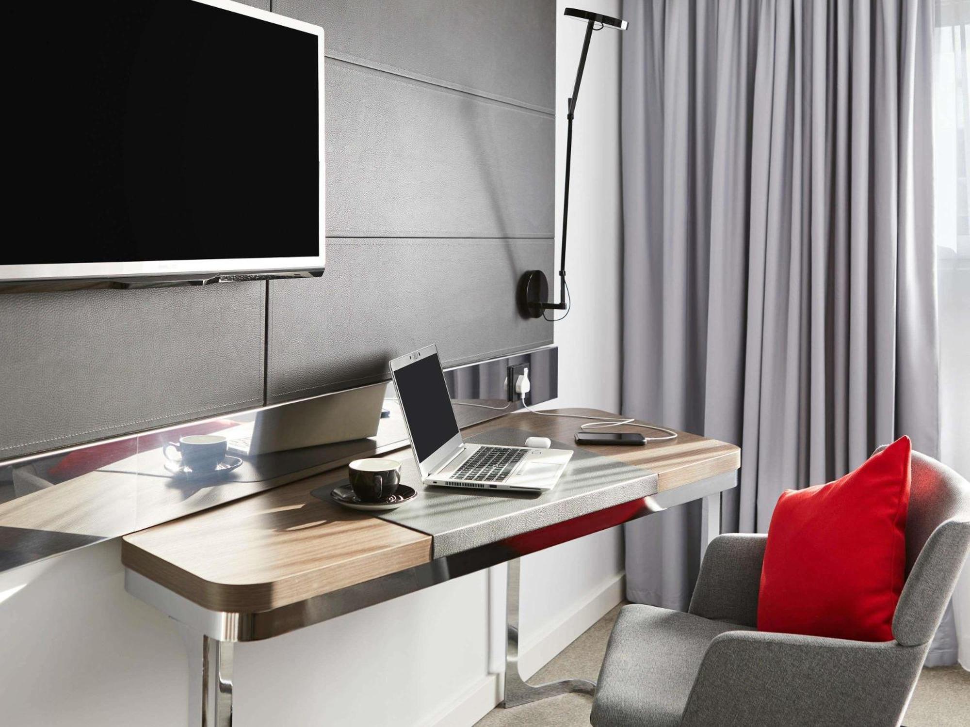 Novotel Birmingham Airport Terminal Building - Nec Bickenhill Bagian luar foto